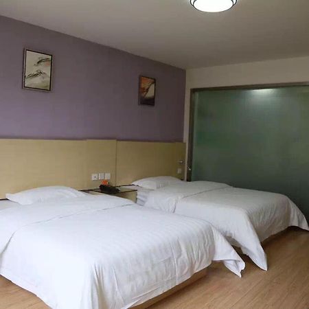 7Days Inn Huaihua Mayang Binhe Road Exterior foto